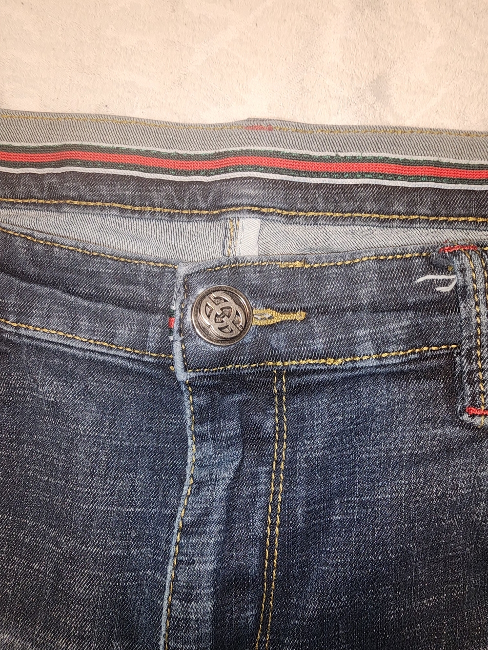 Gucci Dark Wash Jeans with Signature Web and Bee - Picture 4 of 6